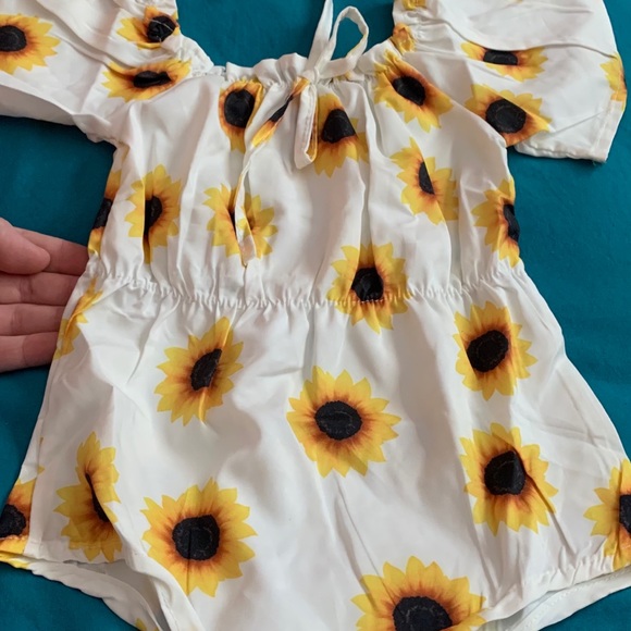 12-18m Sunflower romper with a matching headband! - Picture 3 of 3